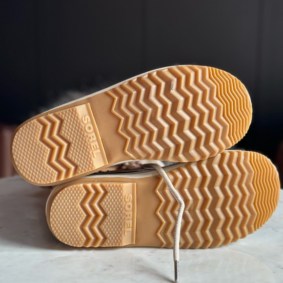 NWT SOREL Women's Joan of Arctic Insulated Waterproof Winter Boots - Picture 5 of 7